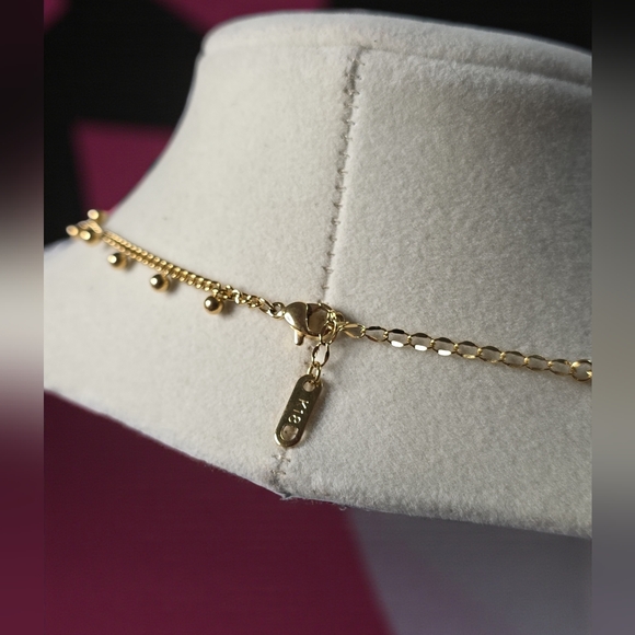 Elegant Gold Necklace - Picture 2 of 3